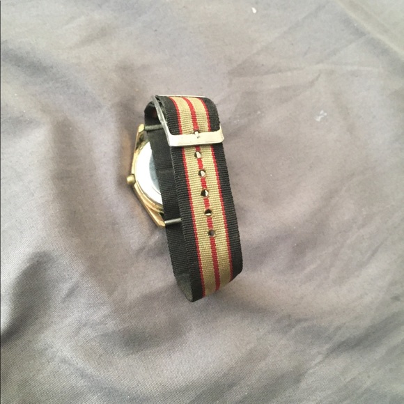 Endura vintage watch still runs this one is nice - Picture 6 of 7